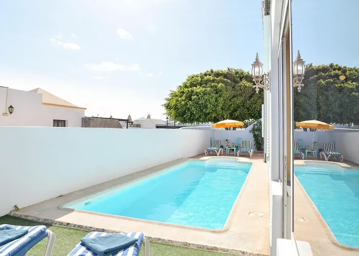 Rustica Con Piscina Privada 别墅 *