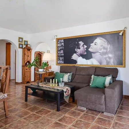 Villa Rústica Con Piscina Privada *